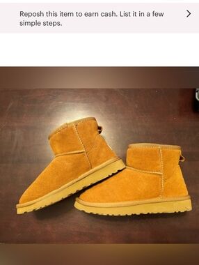 Uggs Short Mini Chestnut Brown Suede Booots Womens Size 6